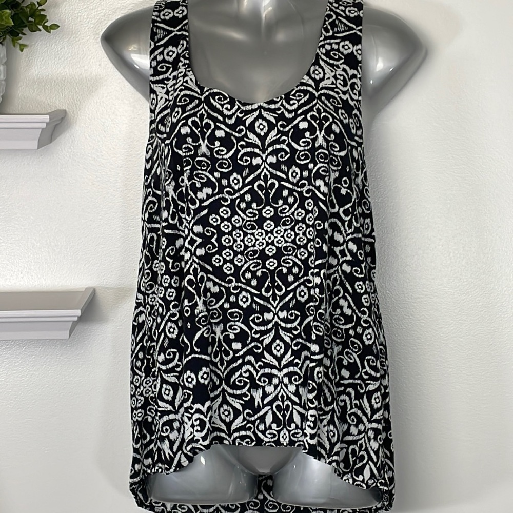 Blue Notes Sleeveless Top Zipper in Back Size Large